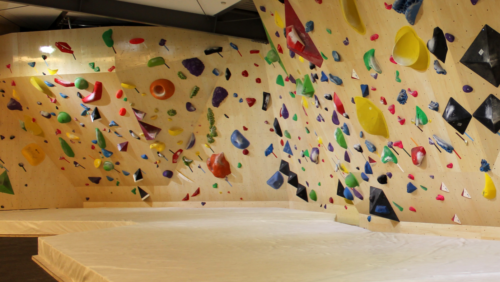 香川県のクライミング施設「ボルダリングジム STANCE（スタンス）」